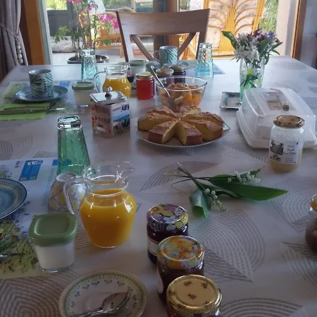 D'hotes Le Clos Fleuri Bed and Breakfast 3*