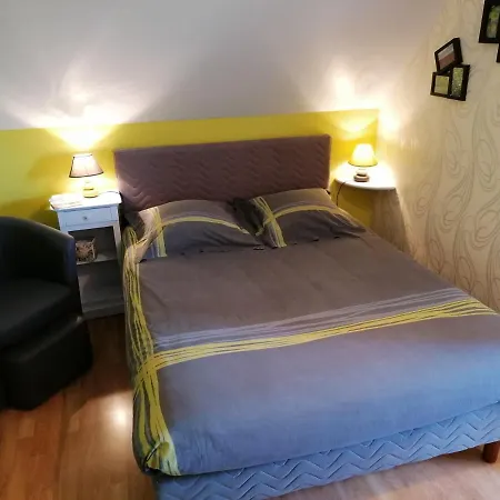 D'hotes Le Clos Fleuri Alojamento de Acomodação e Pequeno-almoço 3*